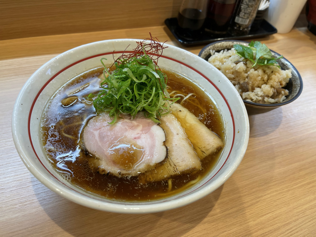 下赤塚駅前にオープンした 中華soba 惠ばら で醤油sobaとチャーシュー飯を食べてきた いたばしtimes